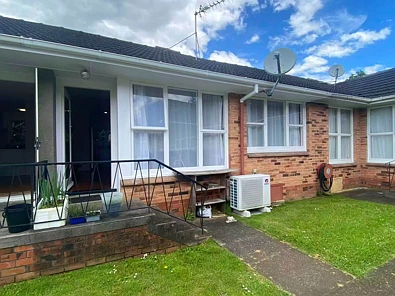 Nice brick and tie unit in Double Grammar Zone !!!