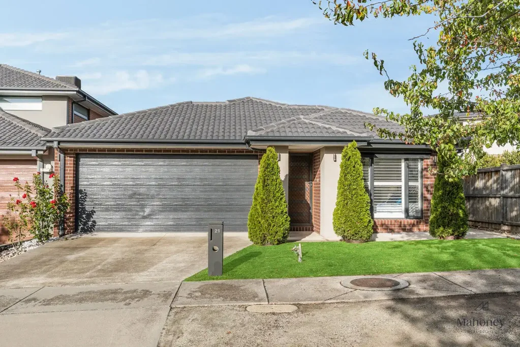 North Geelong 3غرفة نوم Tranquil Course-Side Living, Minutes from the CBD