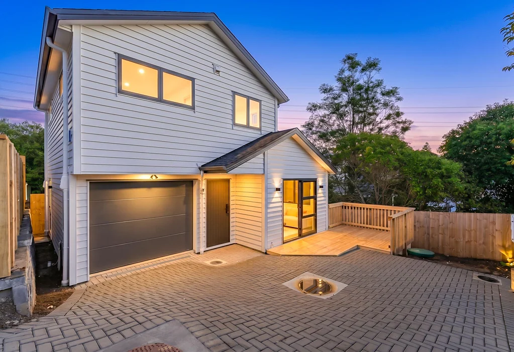 Blockhouse Bay 3房  Freestanding Special | From $899K
