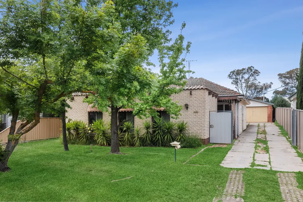 Kangaroo Flat 3ਬੈੱਡਰੂਮ Opportunity Awaits Near Lansell Plaza