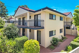 2/11 Holland Street, Toowong