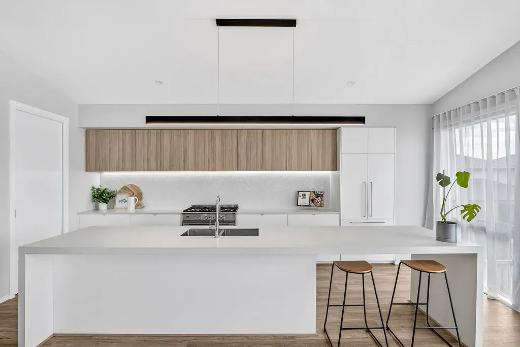 Charlemont 4chambre Architecturally Designed, High-End Family Home!