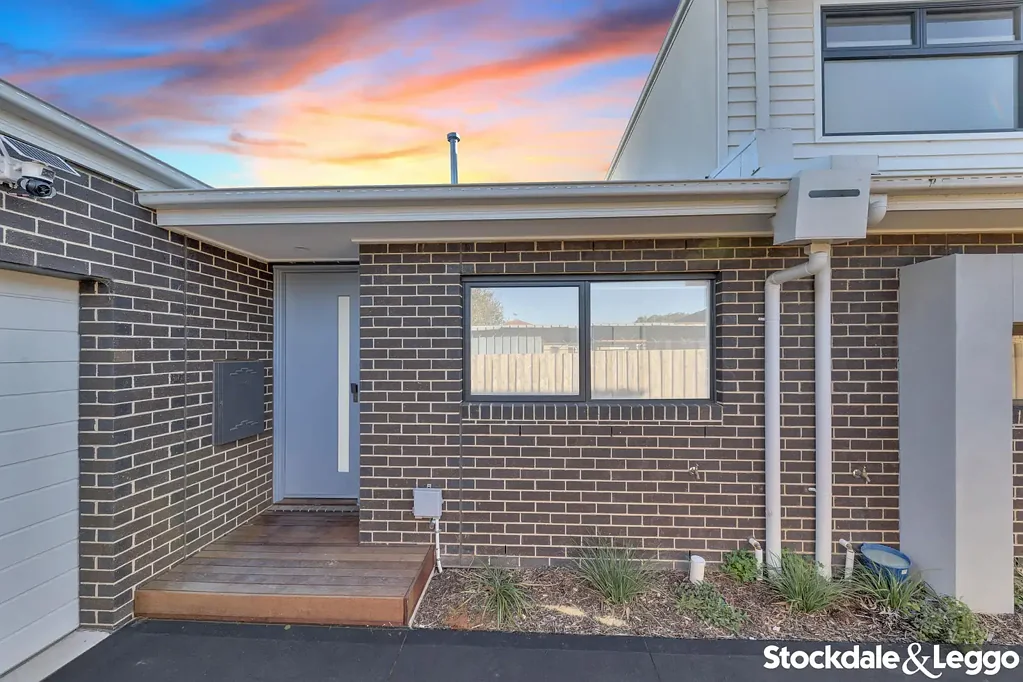 Luxury Unit for Rent in the Heart of Laverton!!!
