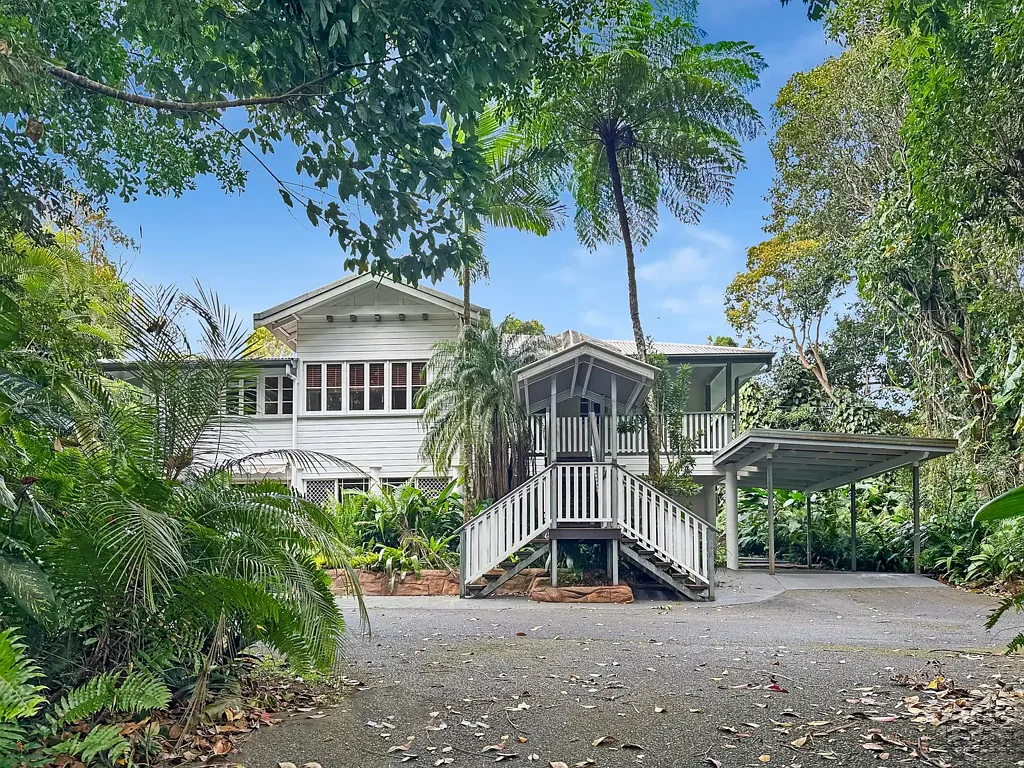 Atherton 5 Bedroom HIDDEN GEM BEYOND THE TREES
