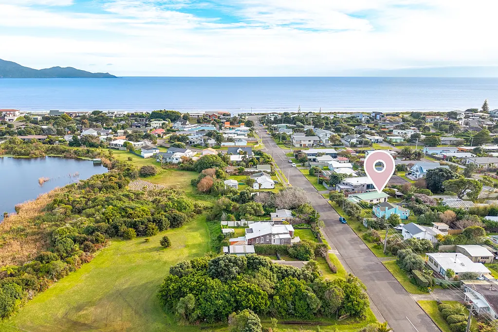 Waikanae Beach 2Kwarto Sunny, Simple | Olde Beach