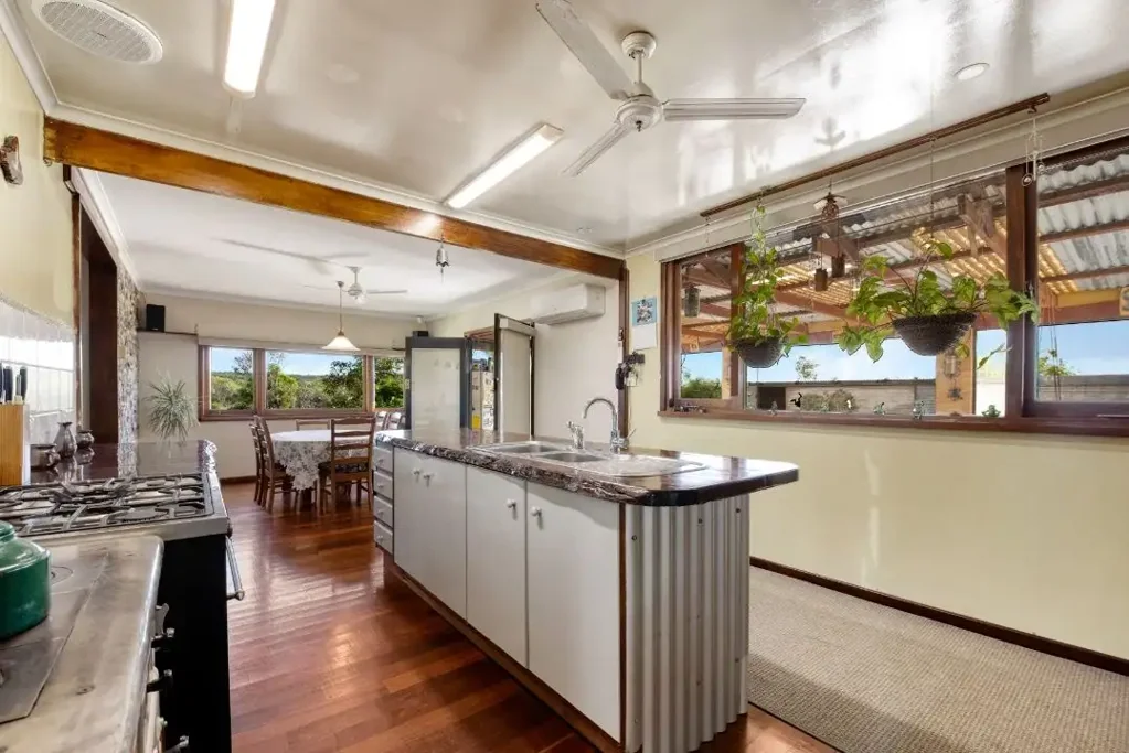 8 Norris Road, Nanson, WA 6532