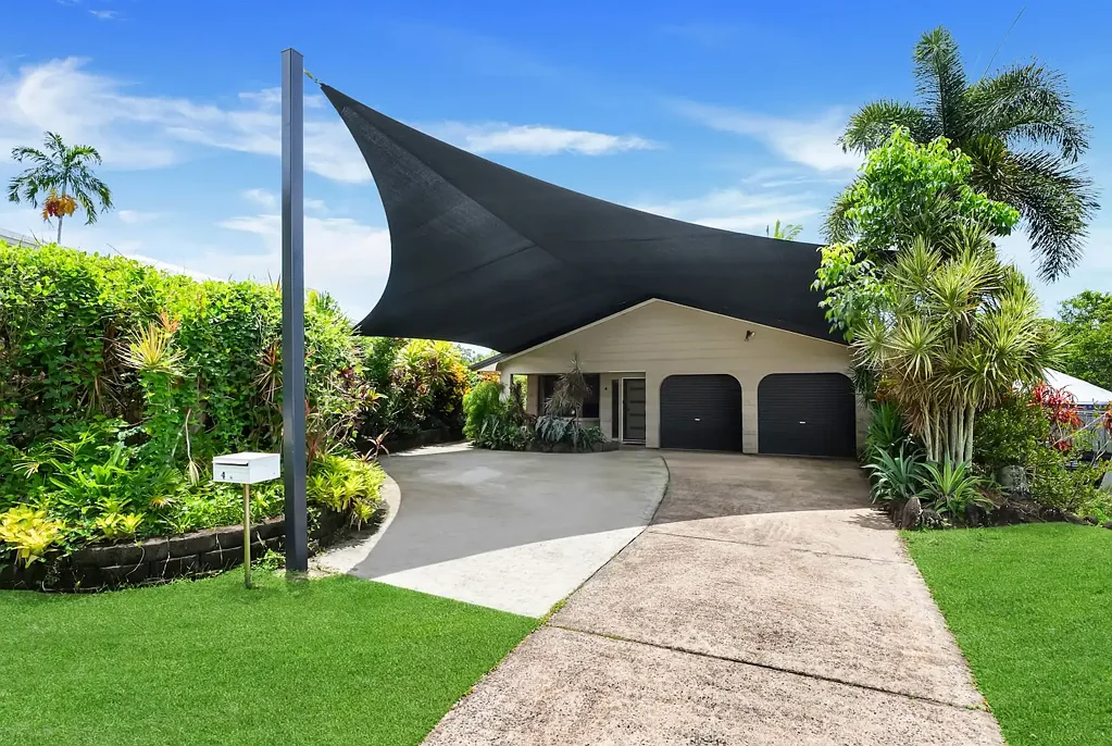 4 Henderson Close, Kanimbla, QLD 4870