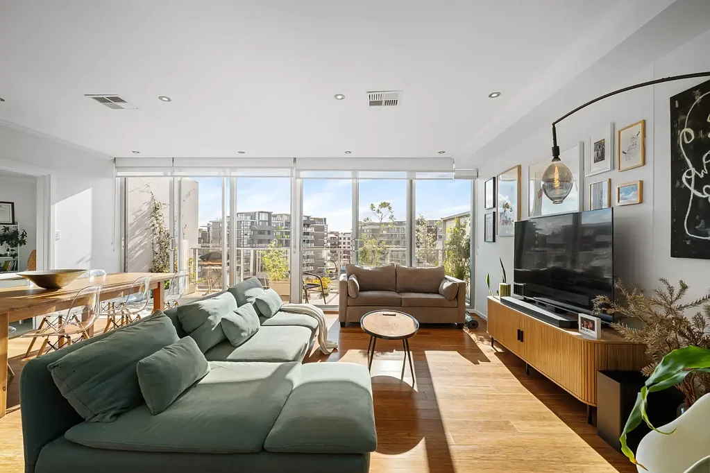 Arncliffe 3ਬੈੱਡਰੂਮ Penthouse Split-Level Apartment with Sunlit Aspect