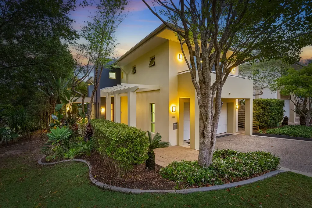 Benowa 3房  A Prized Position Offering Light, Space and Privacy