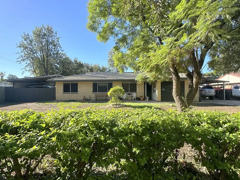 Moree 4 Bedroom FAMILY LIVING IN GREENBAH!