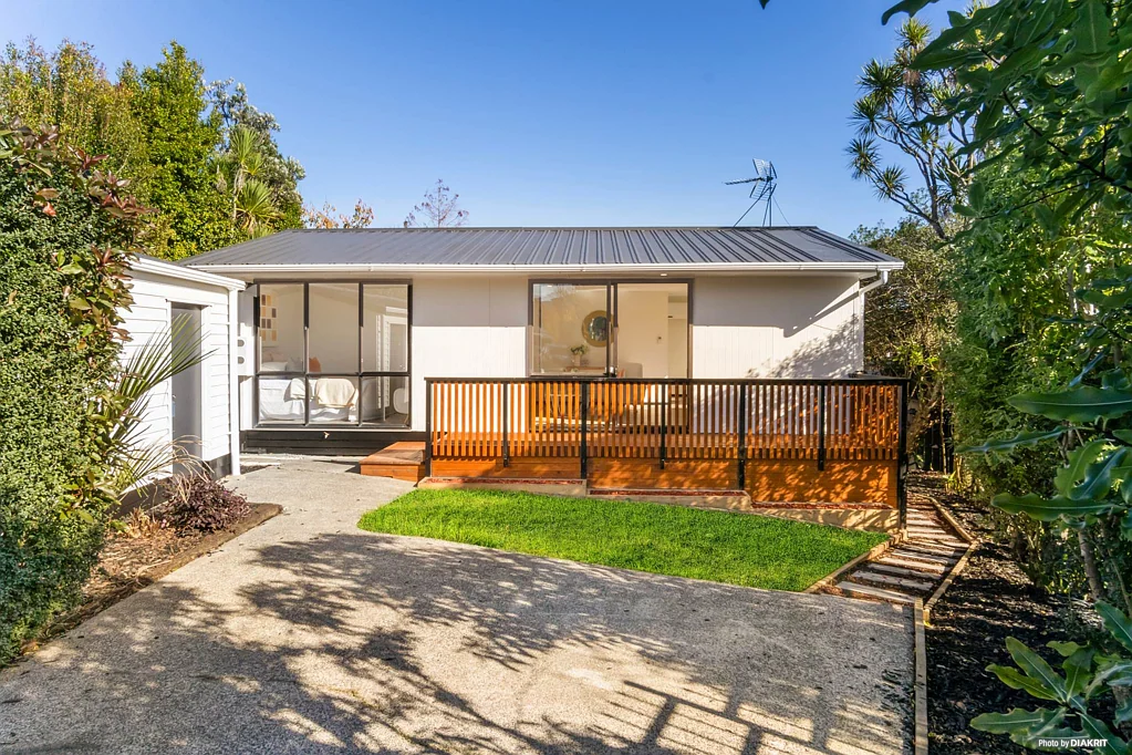 Ranui 2房  Top Renovation, Highly Motivated Seller!