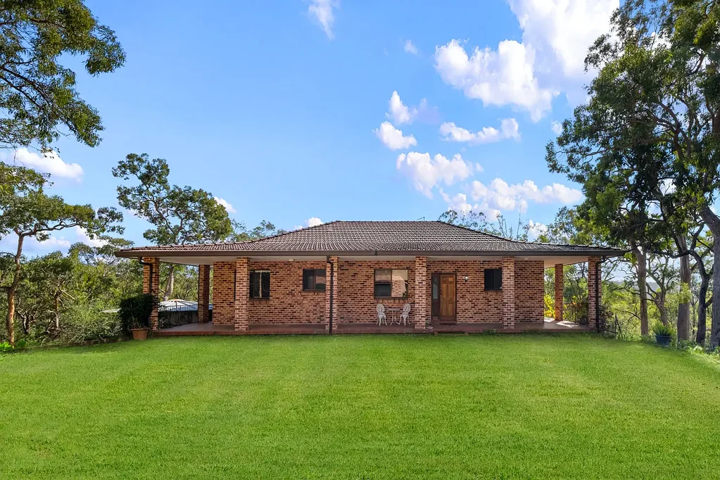 Sackville North 3房  Double-Brick Home on 7.2 Hectares