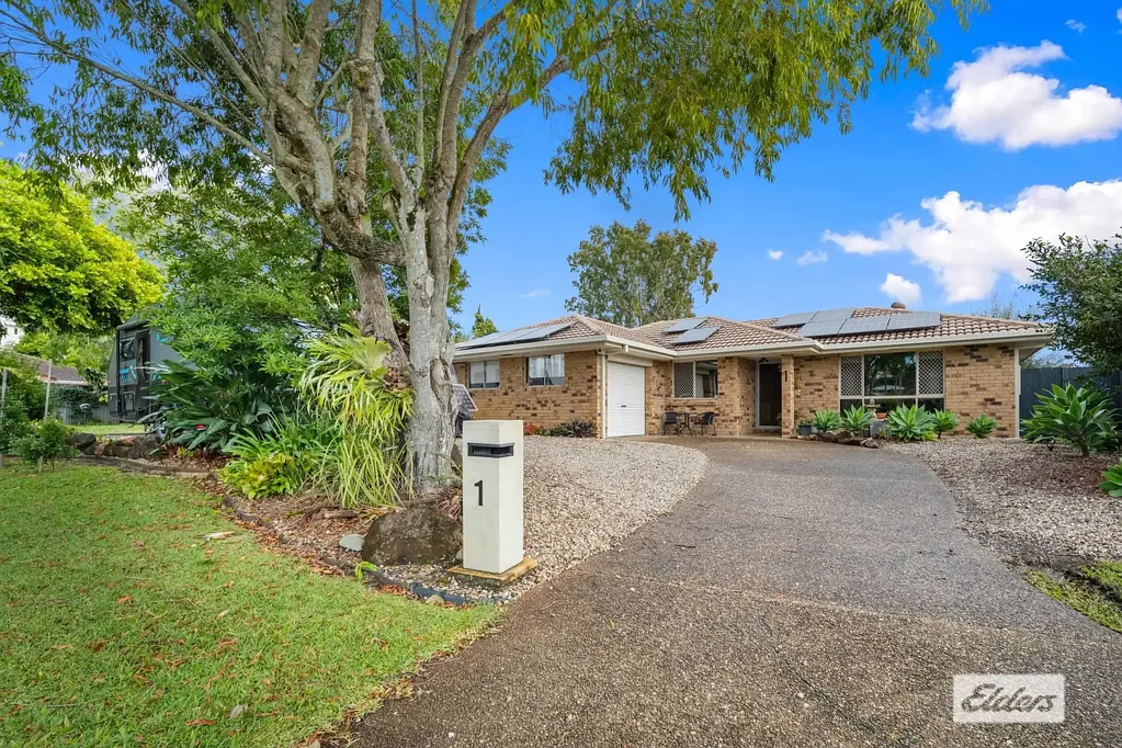 Banora Point 3房  Modern Family Living with The Ultimate Entertainer's Backyard