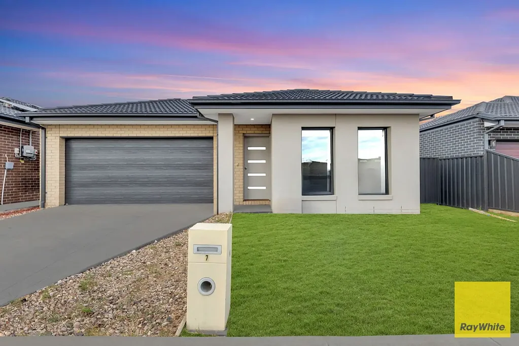Tarneit 4 Bedroom Vendor Must Sell A Gem in Prime Tarneit Location!