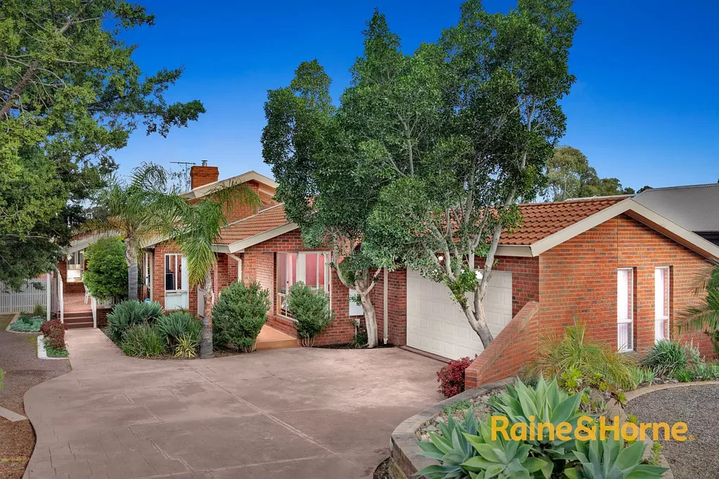 Bacchus Marsh 4Zimmer Spacious Brick Residence Offering Lifestyle, Flexibility and Endless Potential