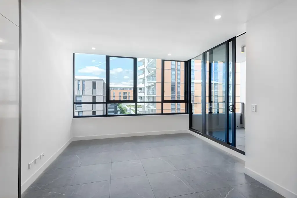 Spacious One Bedroom Apartment With Study Nook