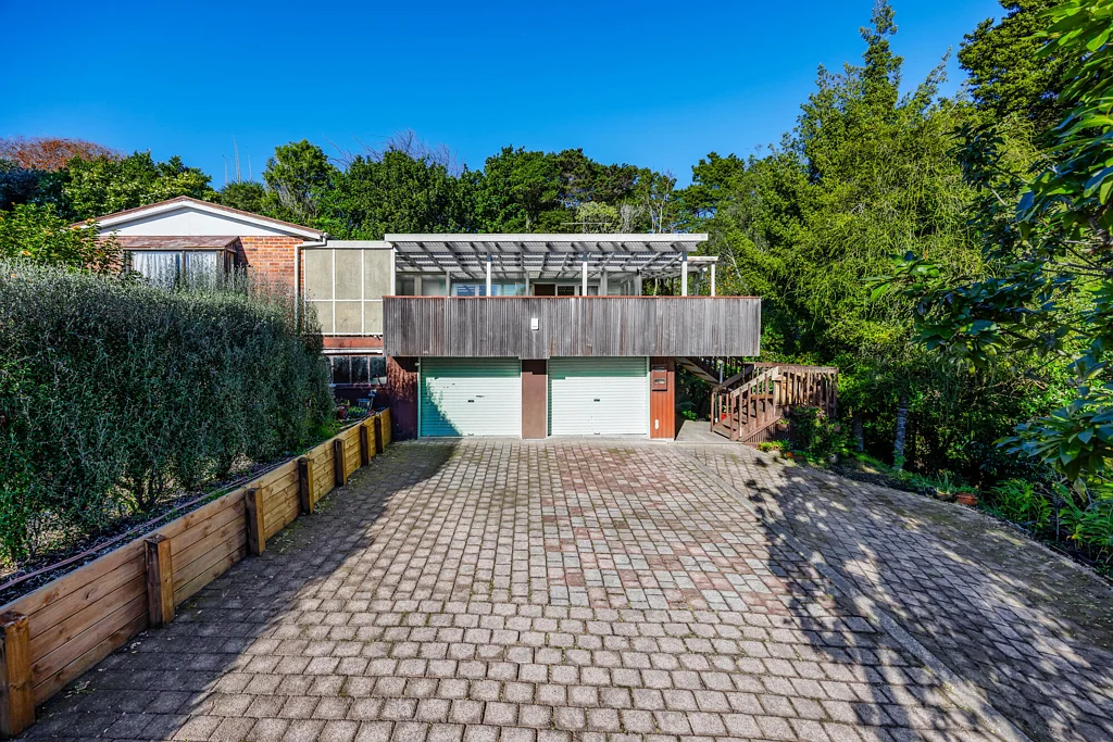 Hillcrest 3Moenga First Time on the Market in Nearly 40 Years