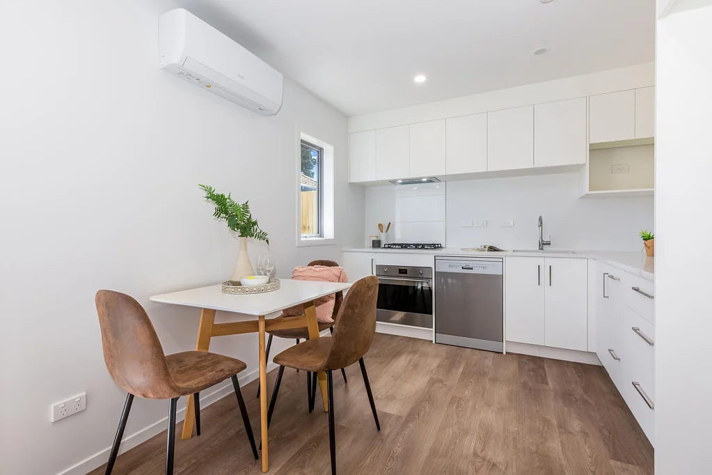 Titahi Bay 3 Slaapkamer Modern Living on Mana Ave - One of Four Available