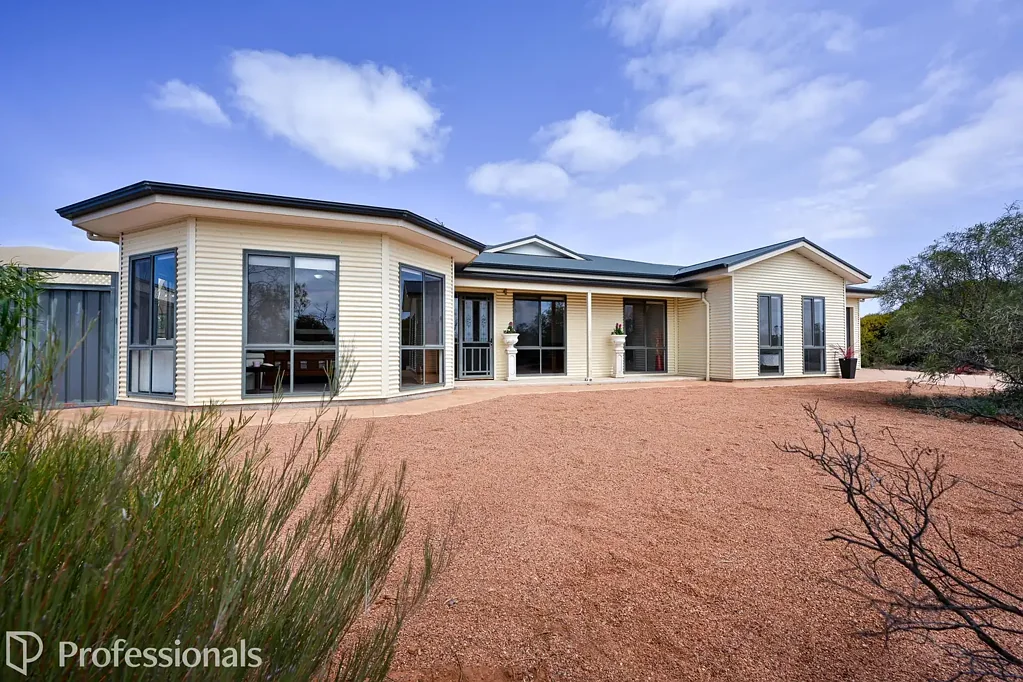 Mullaquana 5બેડરૂમ All dressed up and ready to go!