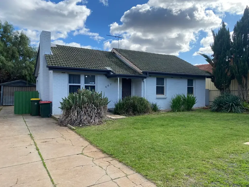 This 3 bedroom family home with Granny Flat!