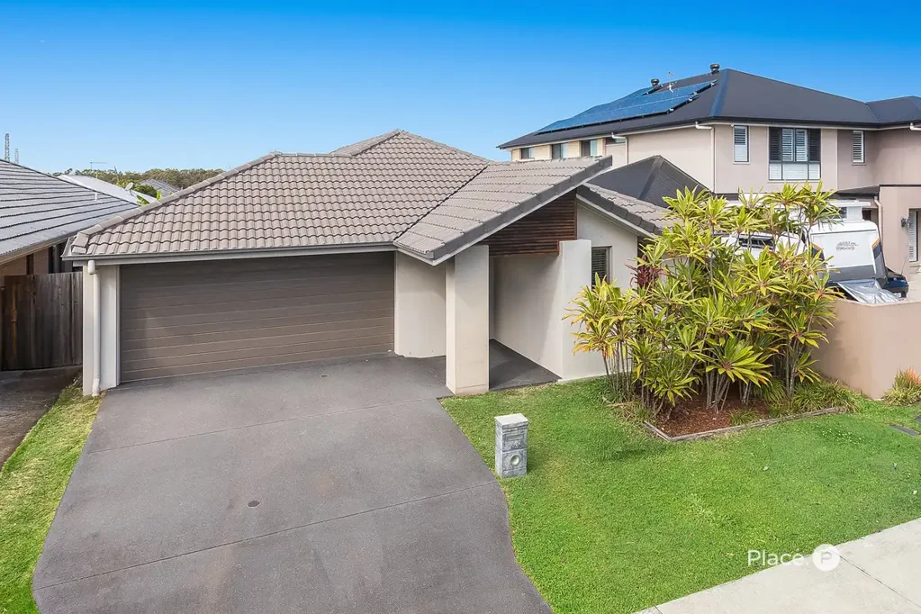 Mango Hill 3Zimmer Vacant and Ready to Move In Now - 400m2 block!