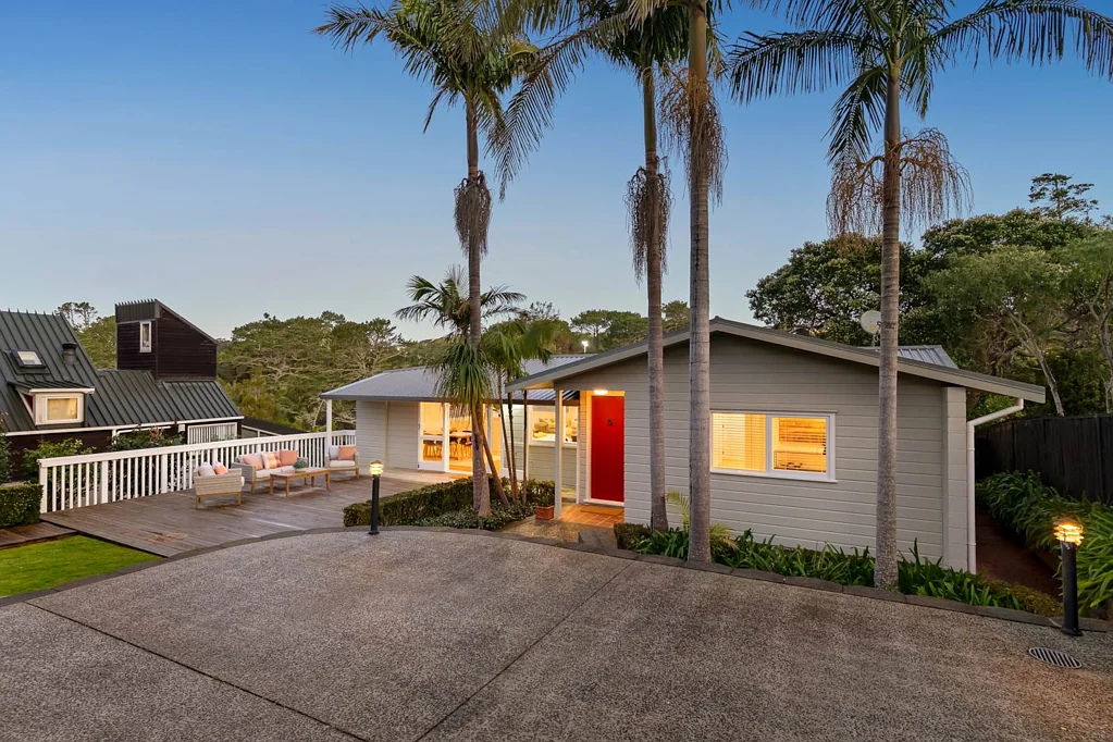 18 Sandford Street, Campbells Bay, North Shore City, Auckland