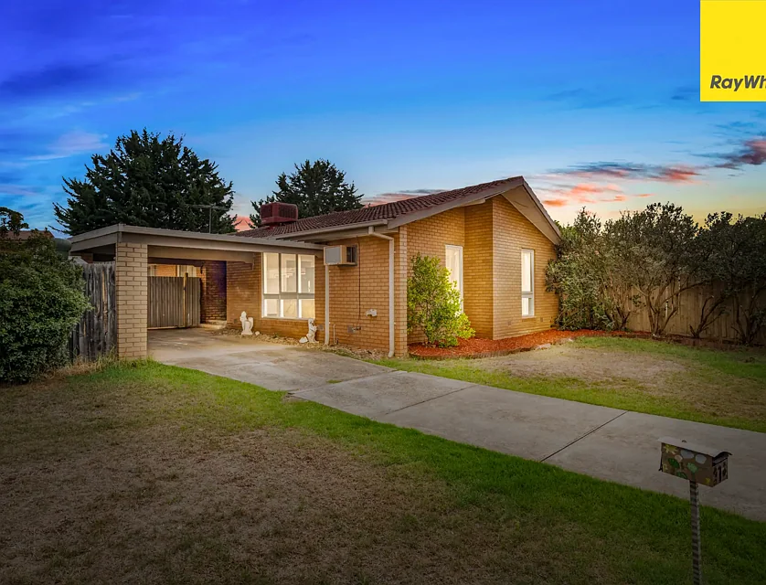 1 Gloucester Way, Melton West, VIC 3337, 3 slaapkamers, 1 badkamers, House