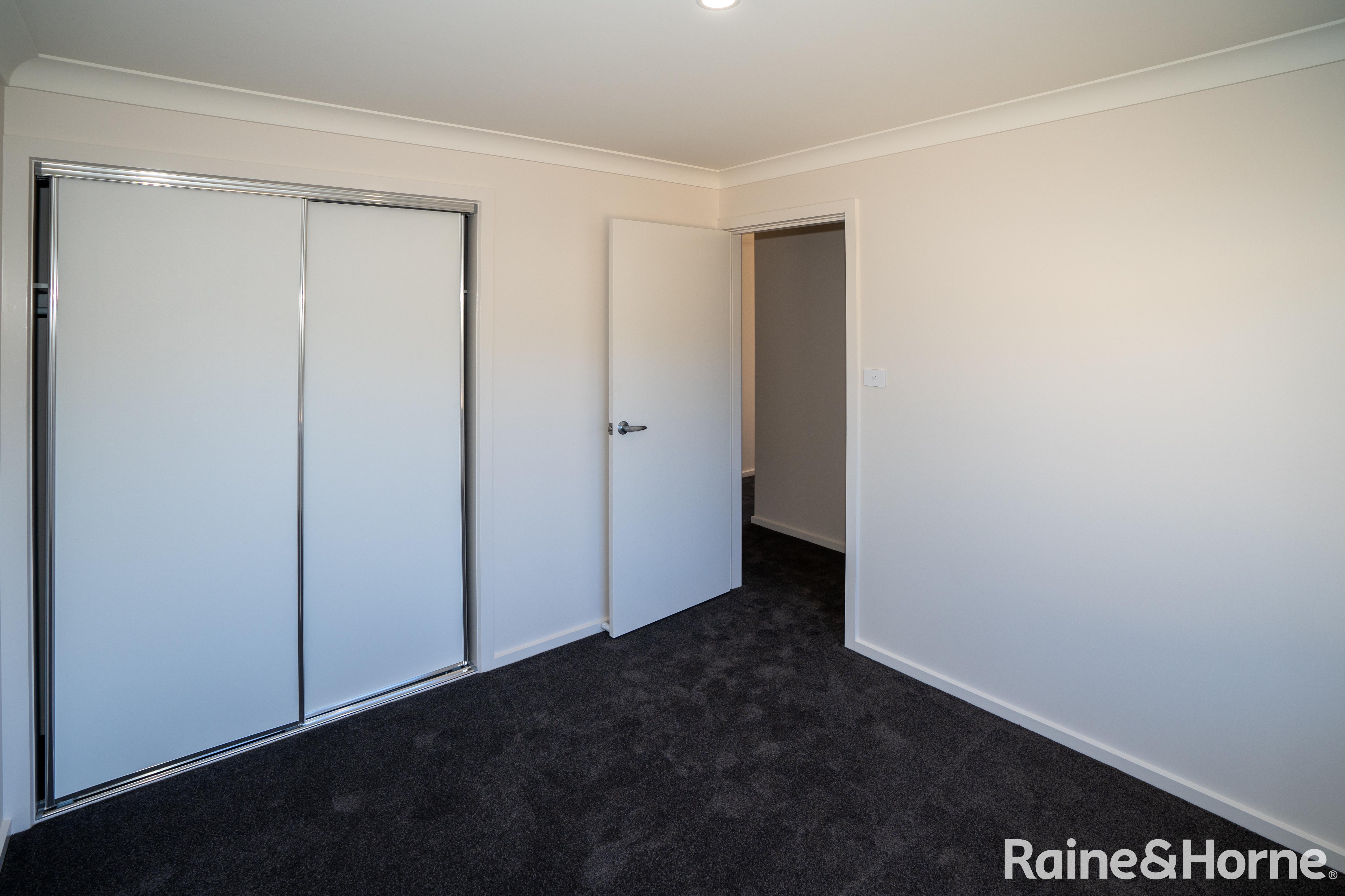 2 MELBA PL, TOLLAND NSW 2650, 0 Bedrooms, 0 Bathrooms, Unit