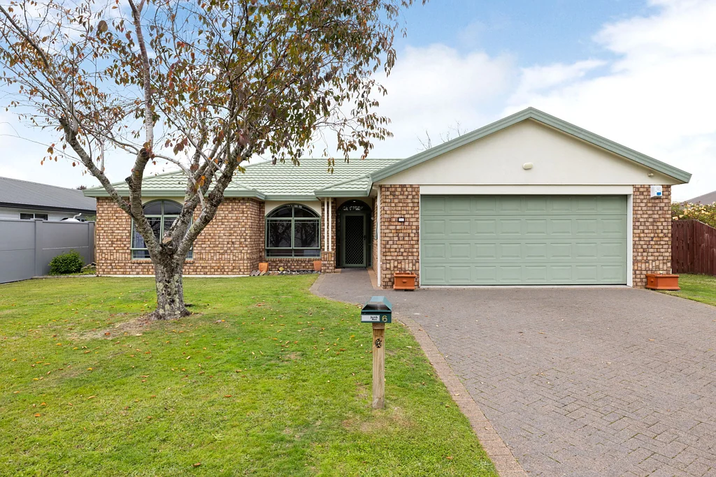 6 Bouverie Crescent, Flagstaff, Hamilton, Waikato