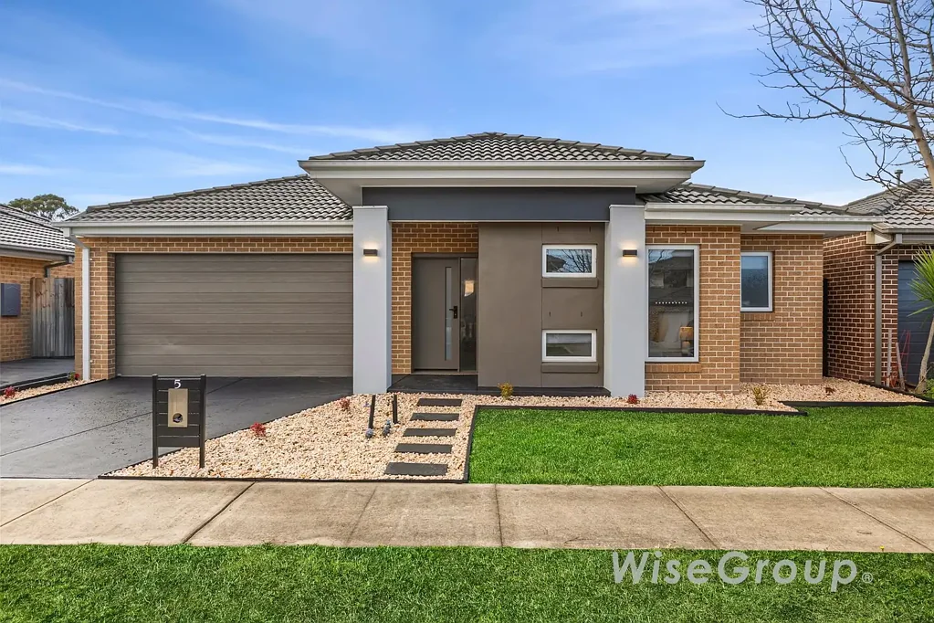 5 Jackwood Drive, Clyde North, VIC 3978