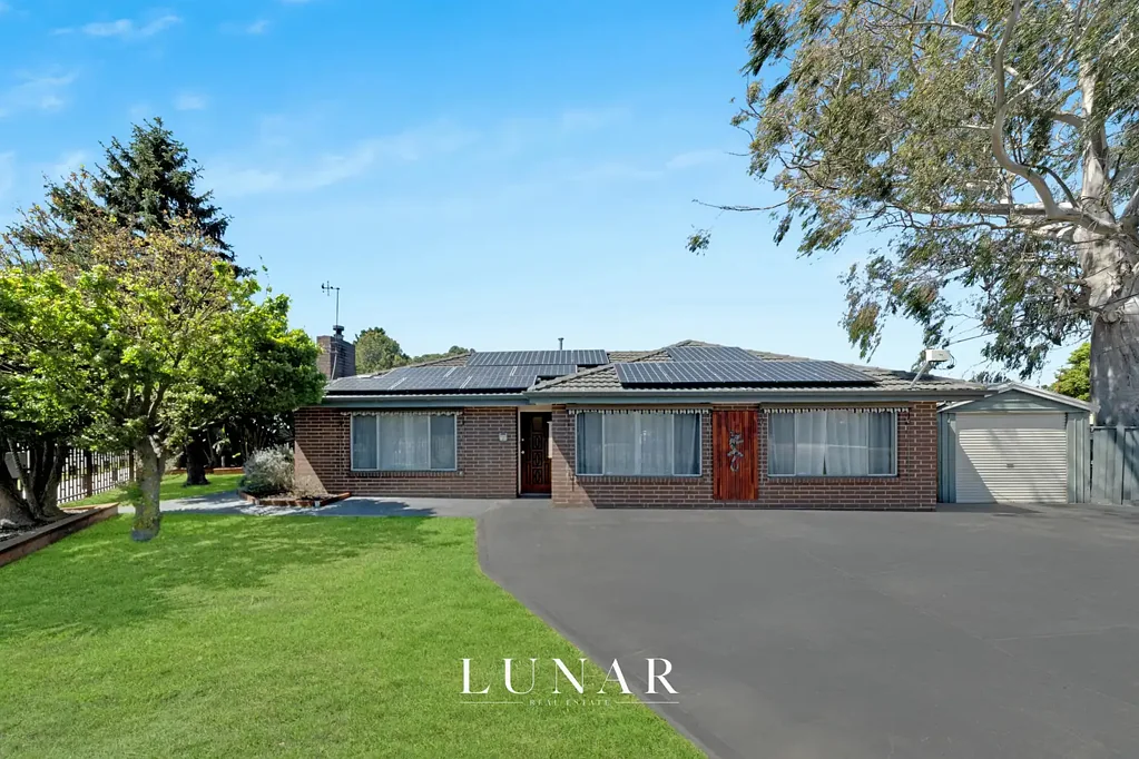 Cranbourne 3房 全面翻新，带私人桑拿休闲区，专为娱乐而生！ Fully Renovated, with Your Own Private Sauna retreat and Made for Entertaining!