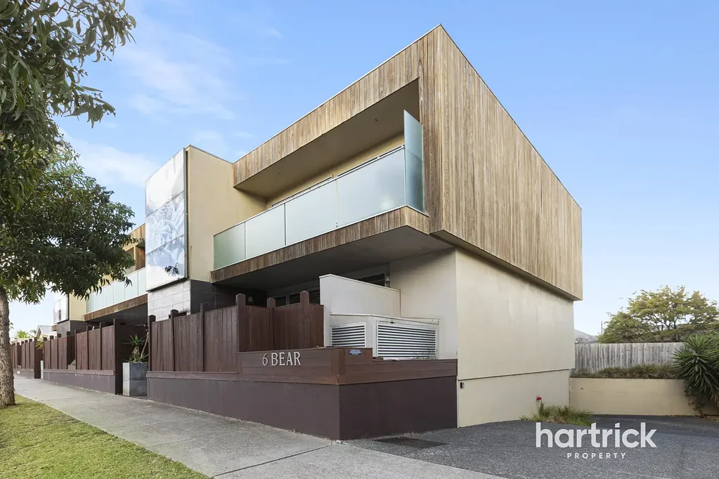 Mordialloc 1ਬੈੱਡਰੂਮ Metres from the Station, Shops & Cafes