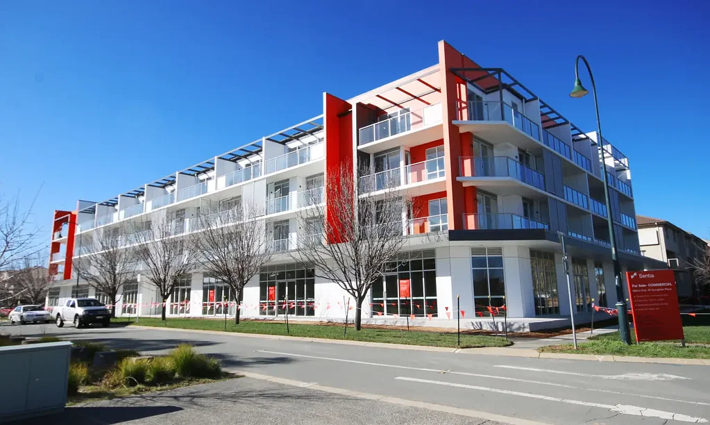 1 BEDROOM PLUS STUDY IN SOUGHT AFTER METRO ONE BUILDING