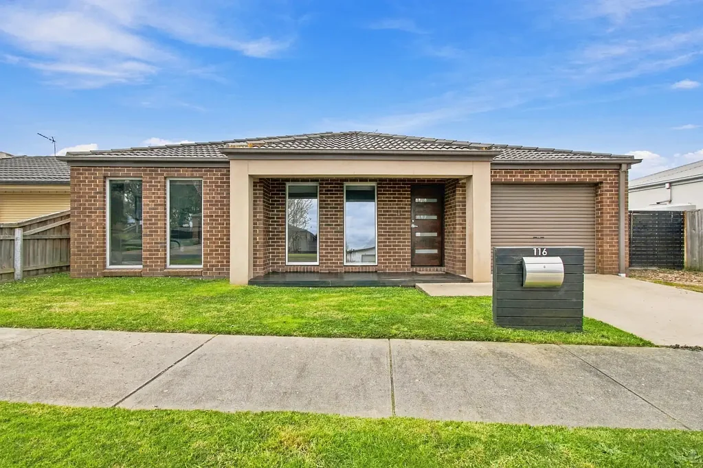 Traralgon 3Phòng ngủ Low Maintenance & Practical
