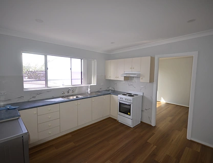 top floor/54 Ocean Beach Road, Woy Woy, Central Coast, 4 Schlafzimmer, 1 Badezimmer, Apartment