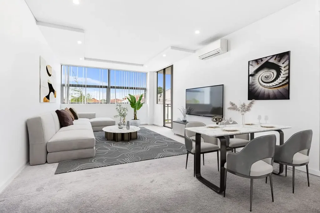 Executive Style, Oversized And Modern, Private And Secure One Bedroom, One Bathroom Oasis In The Heart Of Belmore