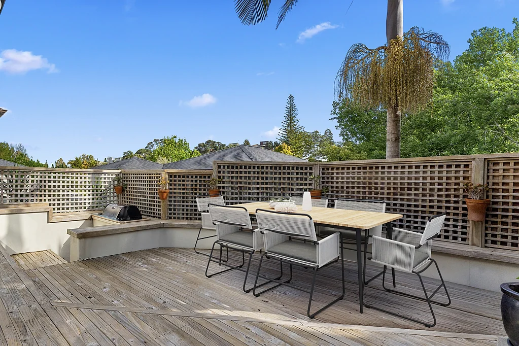 1/104A Beach Road, Castor Bay, North Shore City, Auckland