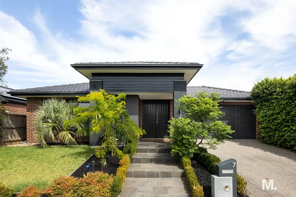 7 Bastings Avenue, Mickleham, VIC 3064