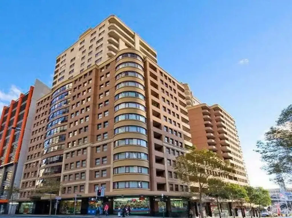 TWO BEDROOM APARTMENT WITH CAR SPACE  IN THE CITY