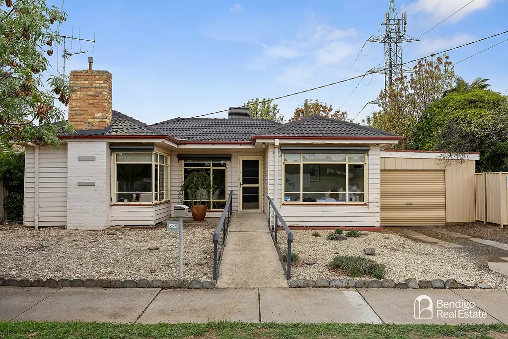 225 Carpenter Street, Quarry Hill, VIC 3550