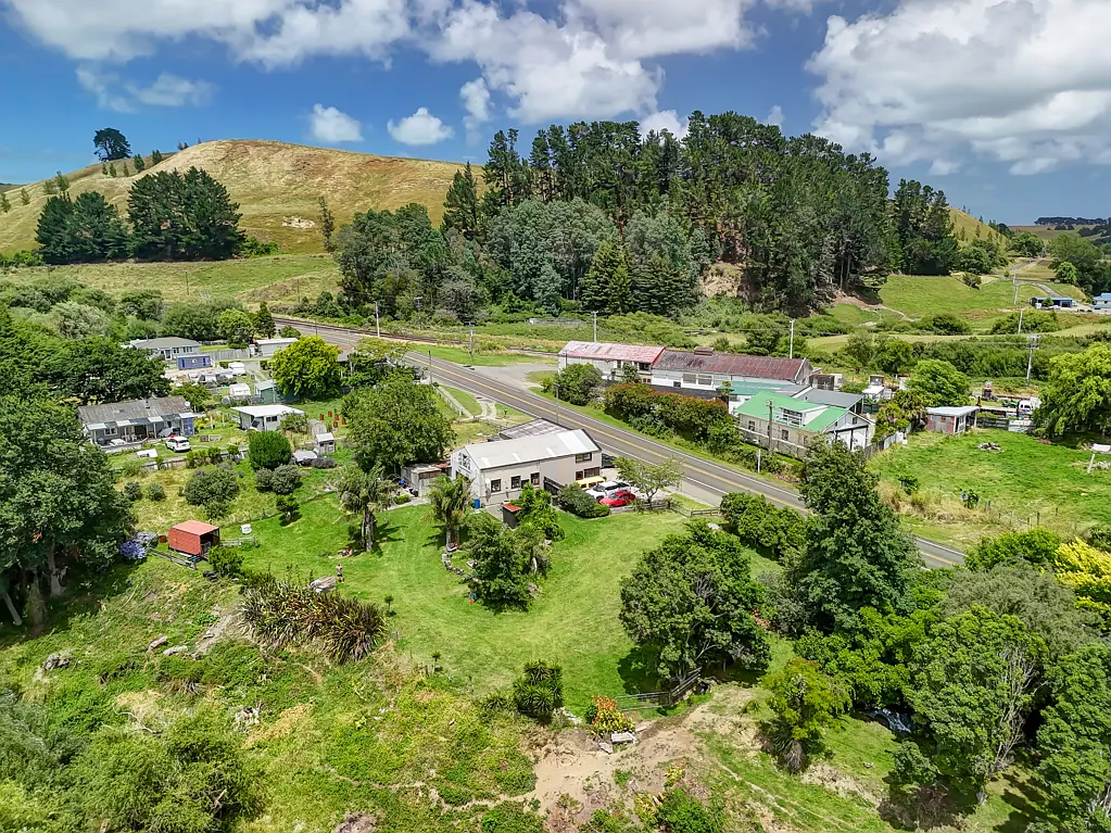 Kai Iwi  Versatile rural property with extensive workshop