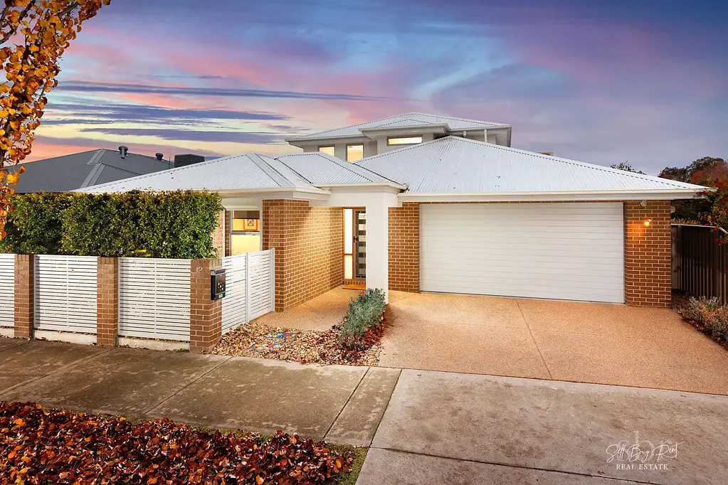 12 CLARENDON AVENUE, Wodonga, VIC 3690