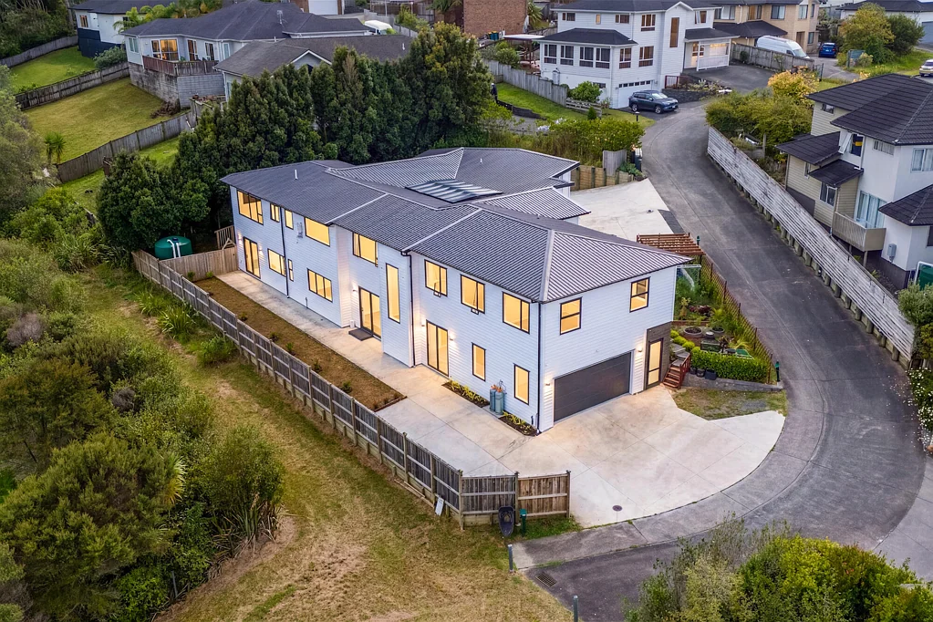 Fairview Heights 6房 宏伟家庭住宅！静谧无尾静街上，1001㎡永久产权地块，坐拥宁静的灌木林景观，生活便利！ Massive 493sqm Floor Area | Priced $250K Below CV