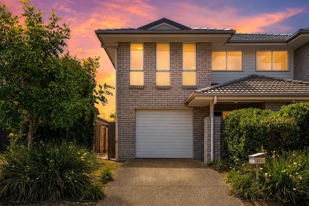 Coomera 3Kwarto Contemporary Coomera Townhouse - Low-Maintenance Living in a Great Location - Offers over $849,000