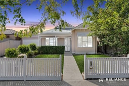 35 Kerford Crescent, Point Cook