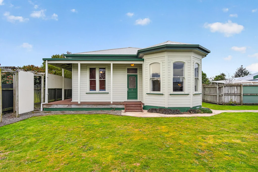 Solway 4房  Hidden Away on Harley BEO $679,000