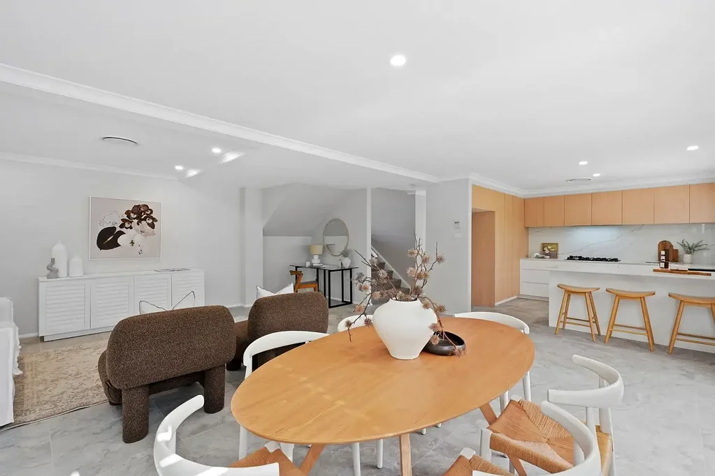 New Lambton Heights 5 Slaapkamer Luxurious Family Living with Designer Finishes & Bushland Serenity