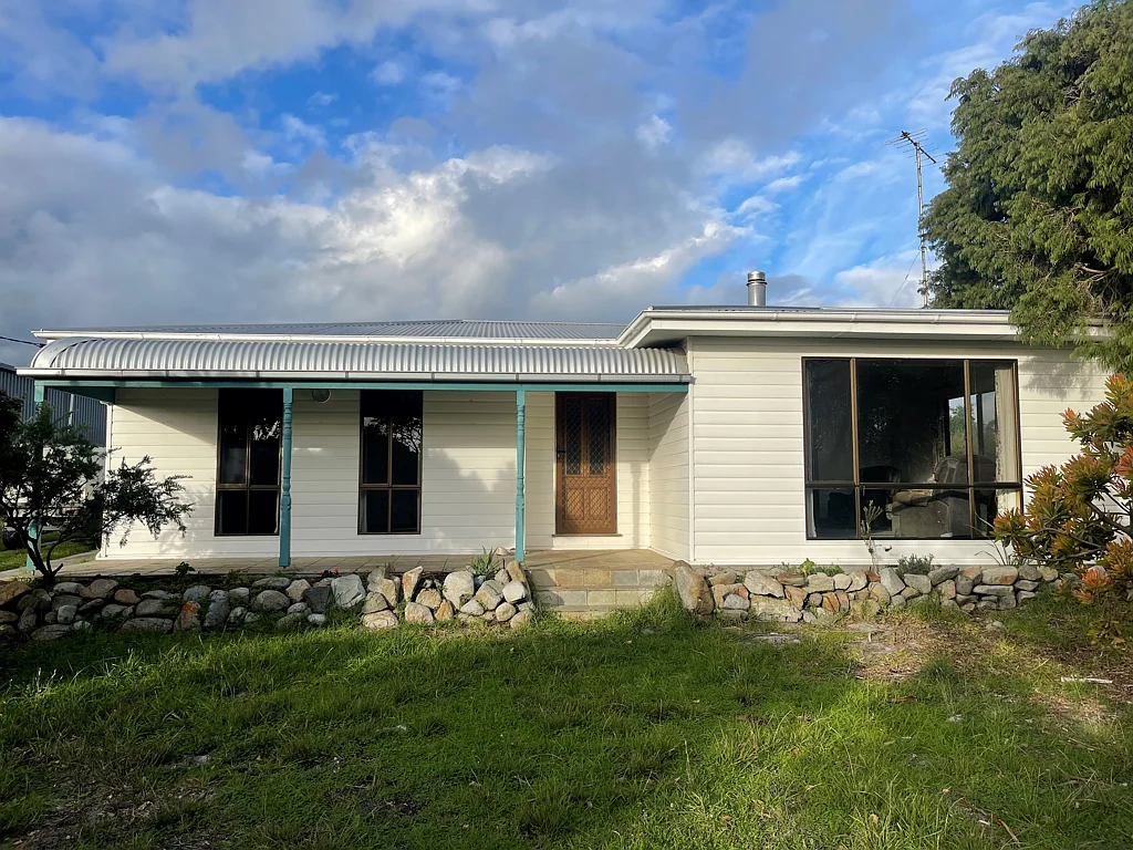 134 Main Street, Currie, TAS 7256