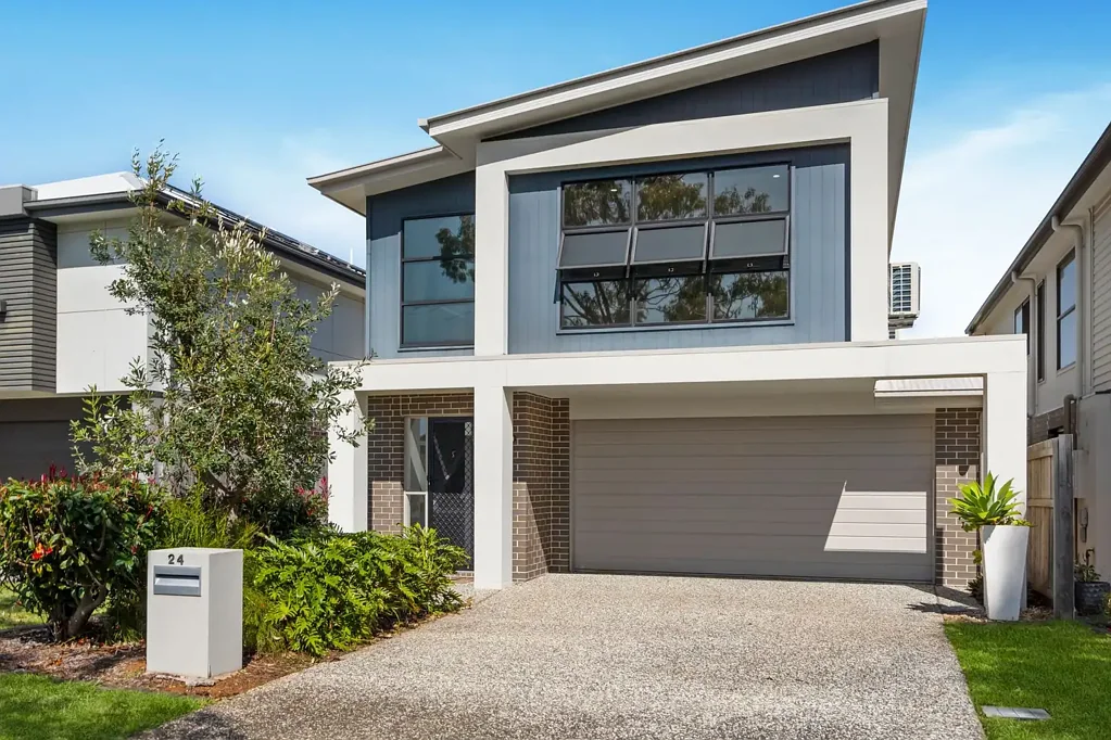 Thornlands 4 Bedroom Modern Bayside Beauty