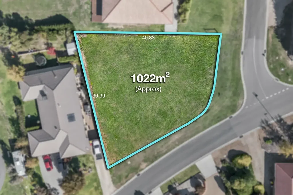 Wallan  LARGE CORNER BLOCK OF OVER 1000 SQM CLOSE TO GOLF COURSE